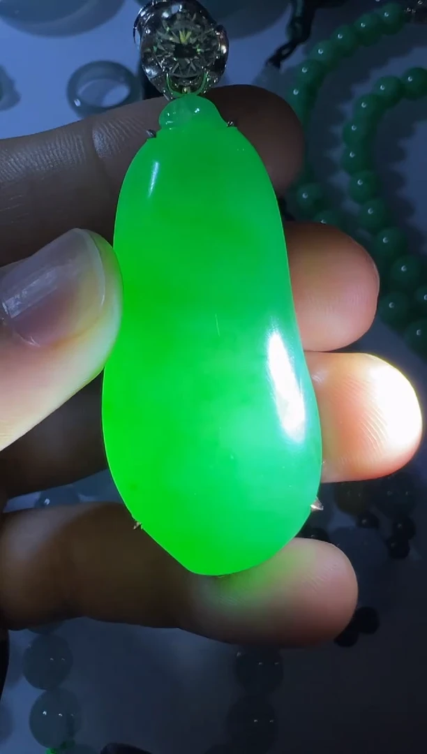 未镶嵌定制翡翠福瓜