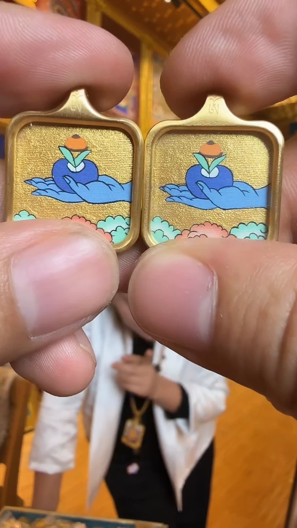 吊坠药老师的手-热贡元旦唐卡画院直发