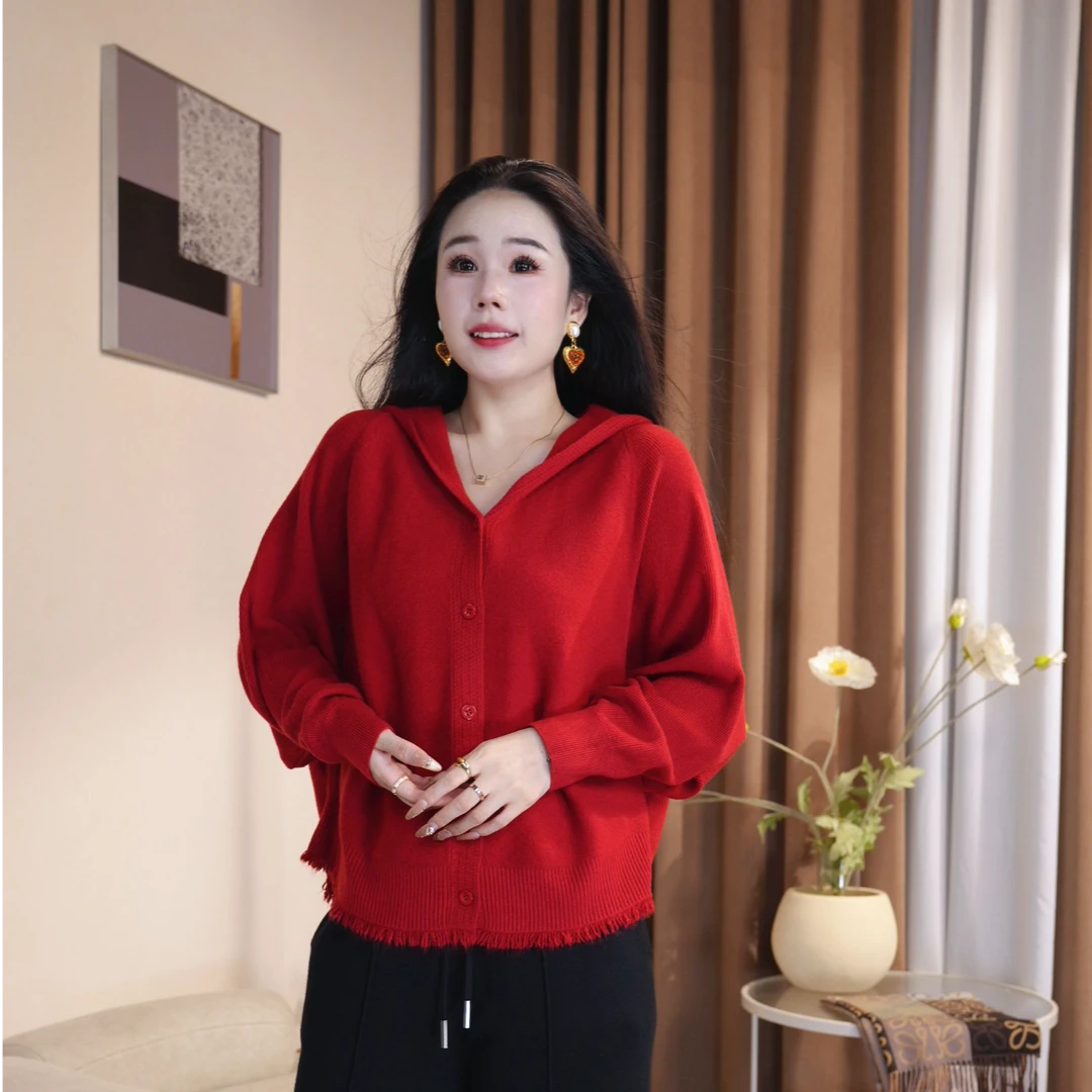 9902 气质款宽松排扣百搭带帽设计感外披
