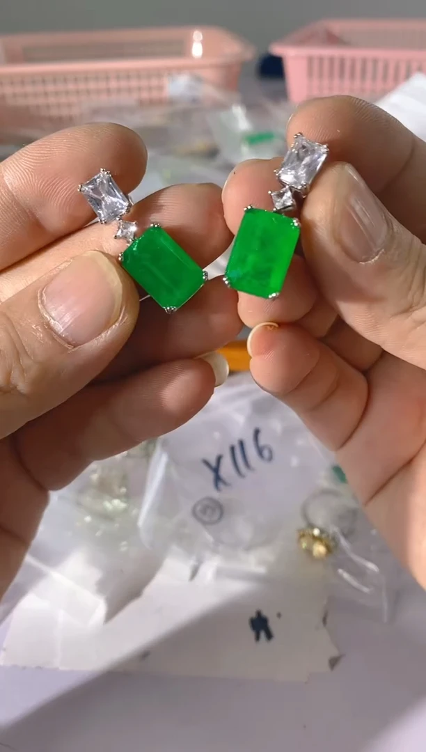 【闪购商品】水晶颈饰银S925镶嵌X116红宝，蓝宝，多样性发一件赠链