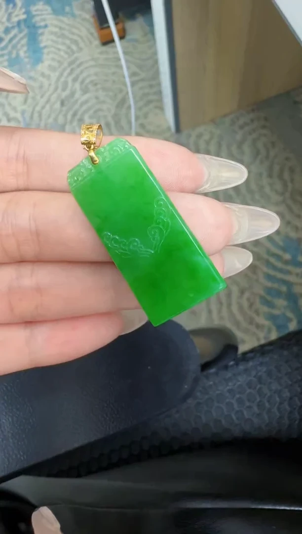 翡翠18K金镶嵌颈饰缅甸天然A货