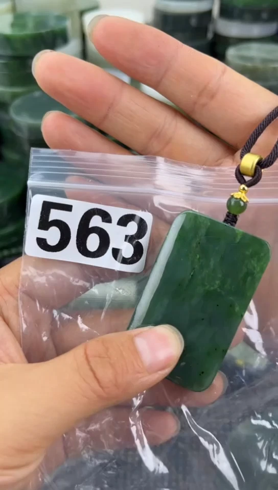 和田玉未镶嵌珠宝半成品牌子