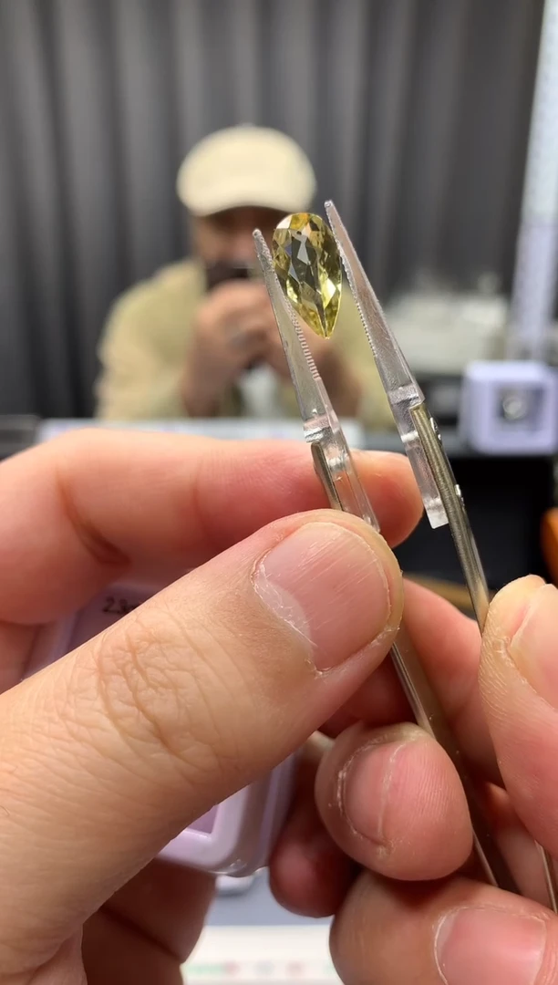 绿柱石裸石2.3ct 17