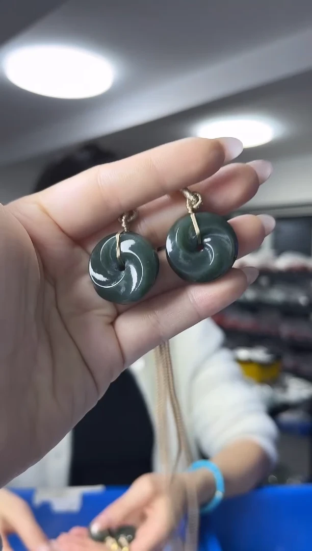 颈饰未镶嵌和田玉（多样性发一件）