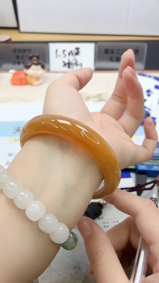 石英质玉手镯未镶嵌176/59.5HL