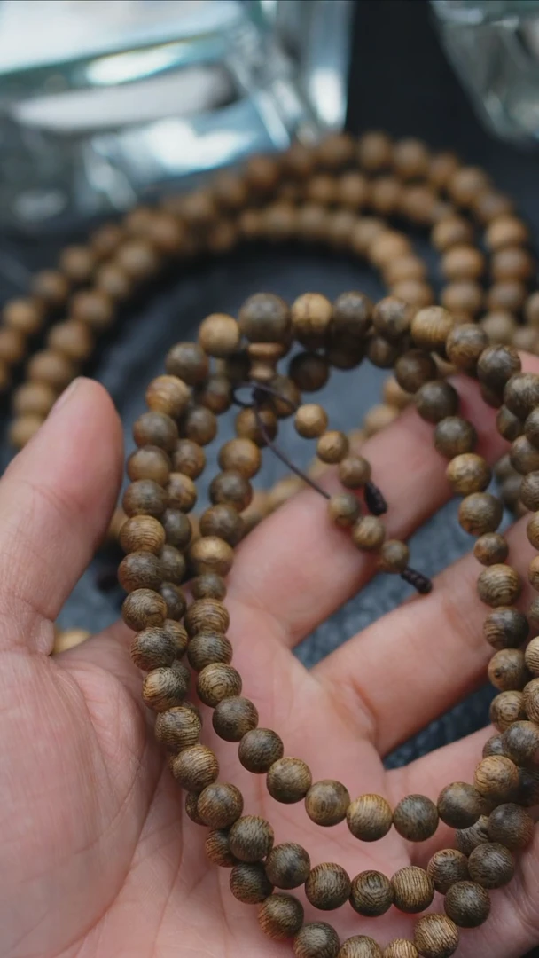 【闪购商品】沉香手串越南顺化0.7多圈19g+多样式发一