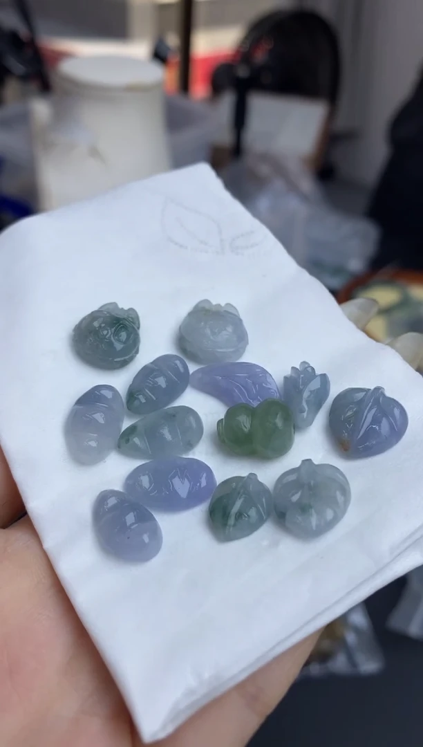定制翡翠未镶嵌翡翠毛货~
