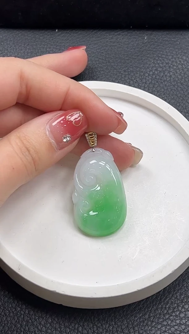 【闪购商品】翡翠颈饰18K金镶嵌如意