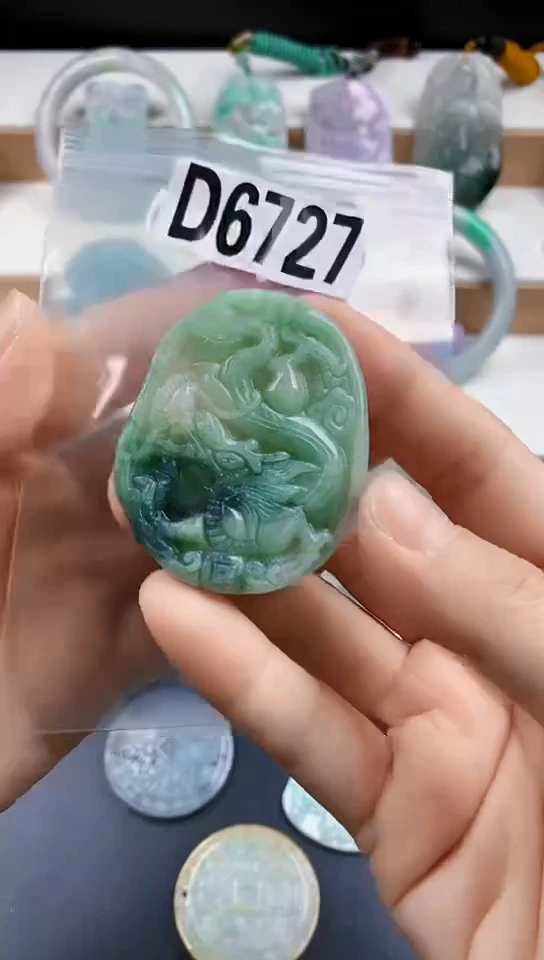 颈饰未镶嵌翡翠天然翡翠吊坠挂件