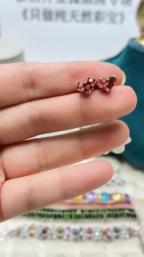 银S925镶嵌耳饰石榴石252ZB1129产品一个（多样性）