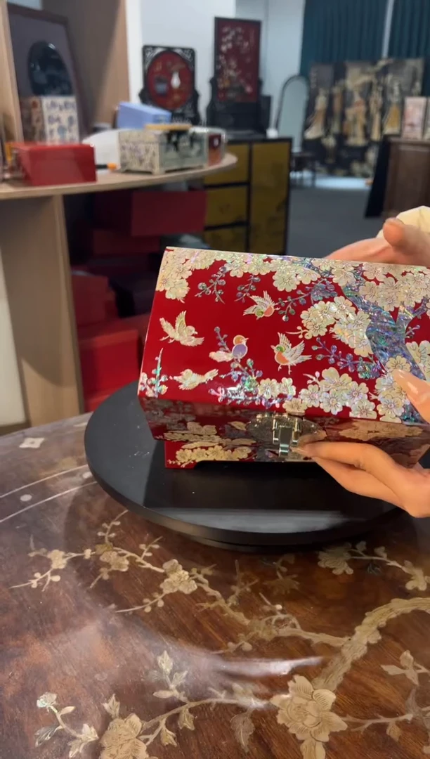 样品鱼锁绒布底·弘贝雅螺钿漆器文化馆