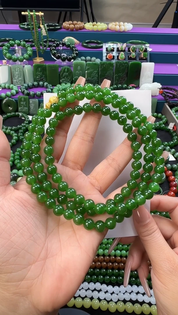 颈饰未镶嵌和田玉卡8项链