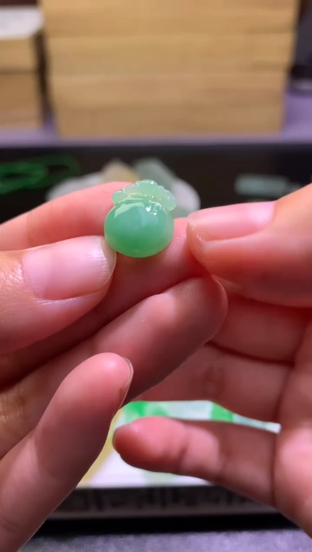 定制翡翠未镶嵌毛货