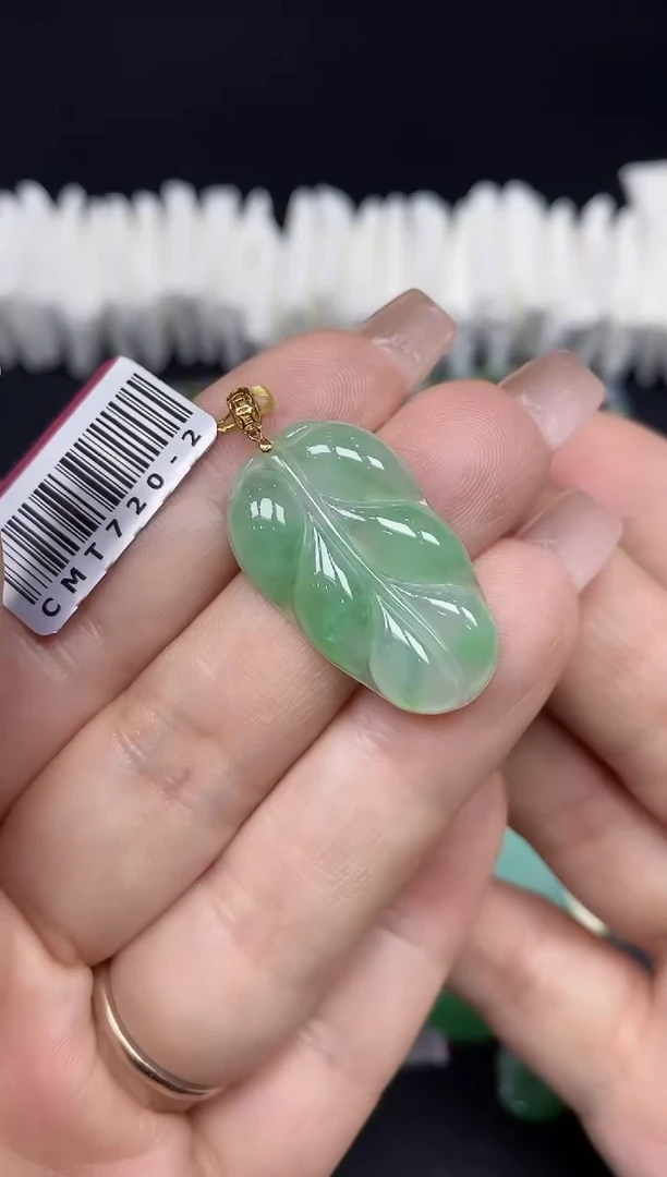 吊坠(不含链)18K金镶嵌翡翠叶子18K金扣镶嵌@@CMT720-2