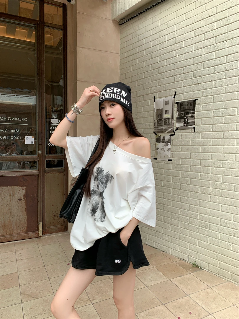洋气衣服女韩版显瘦斜肩印花短袖T恤+黑色短裤女白色高腰短款夏季