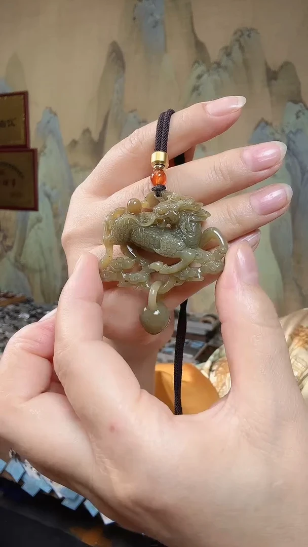 颈饰未镶嵌和田玉.