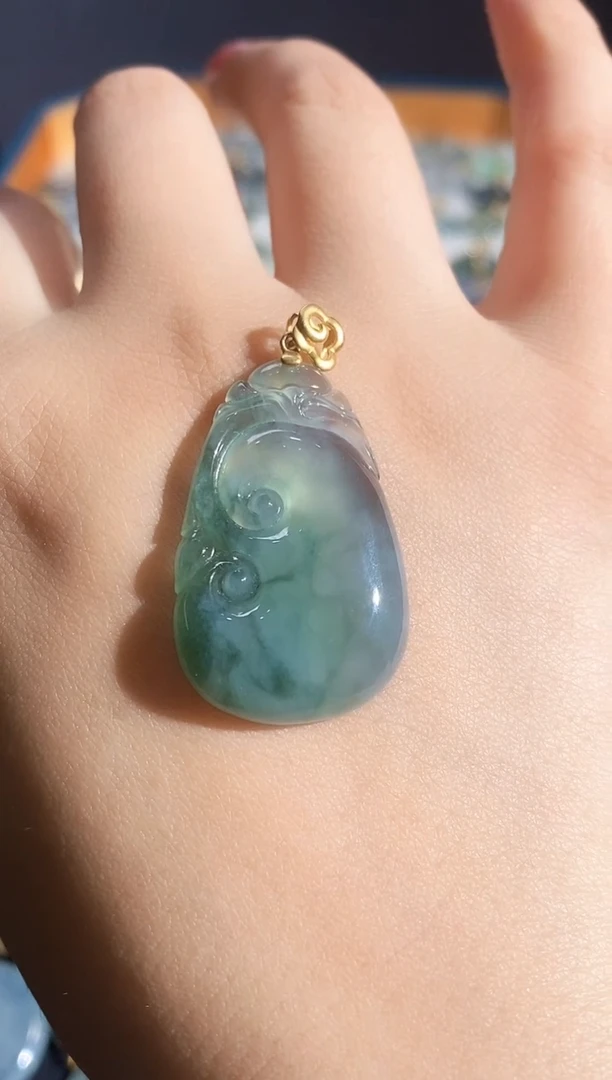 翡翠18K金镶嵌颈饰250607212