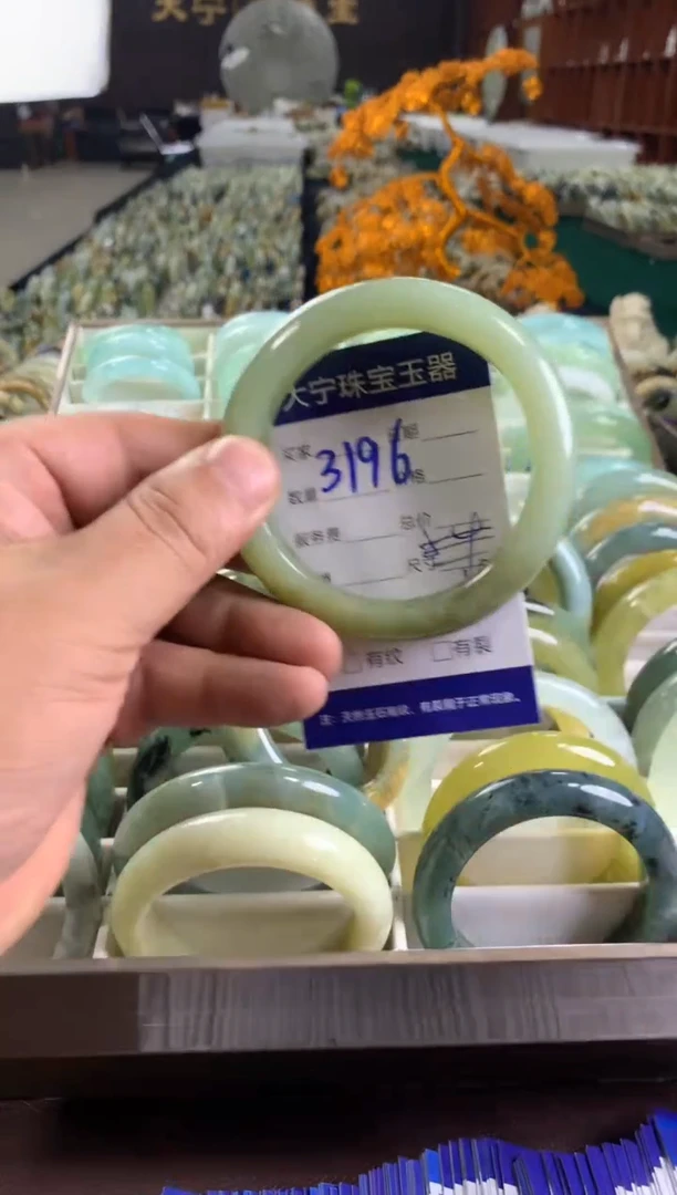 未镶嵌蛇纹石玉手镯3196