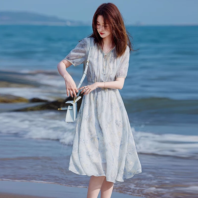 时尚气质设计感夏季连衣裙女士2025年新品减龄淑女收腰显瘦裙子