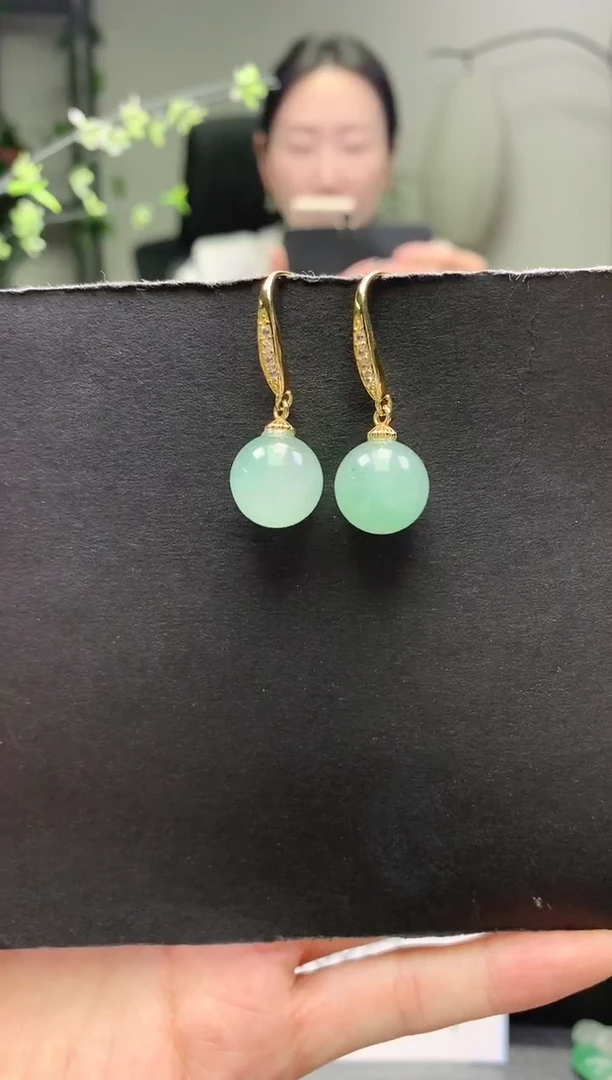 未镶嵌石英质玉耳坠耳坠