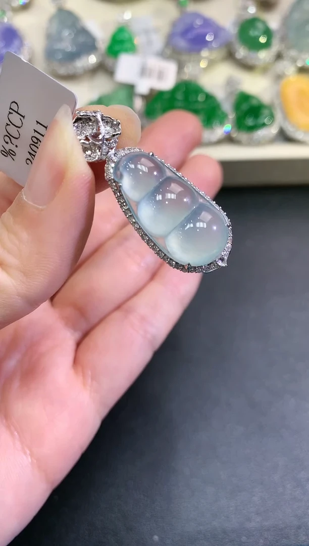【闪购商品】翡翠颈饰18K金镶嵌C115