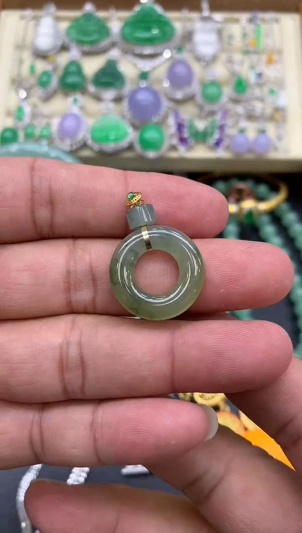 翡翠18K金镶嵌颈饰94-中国好珍宝