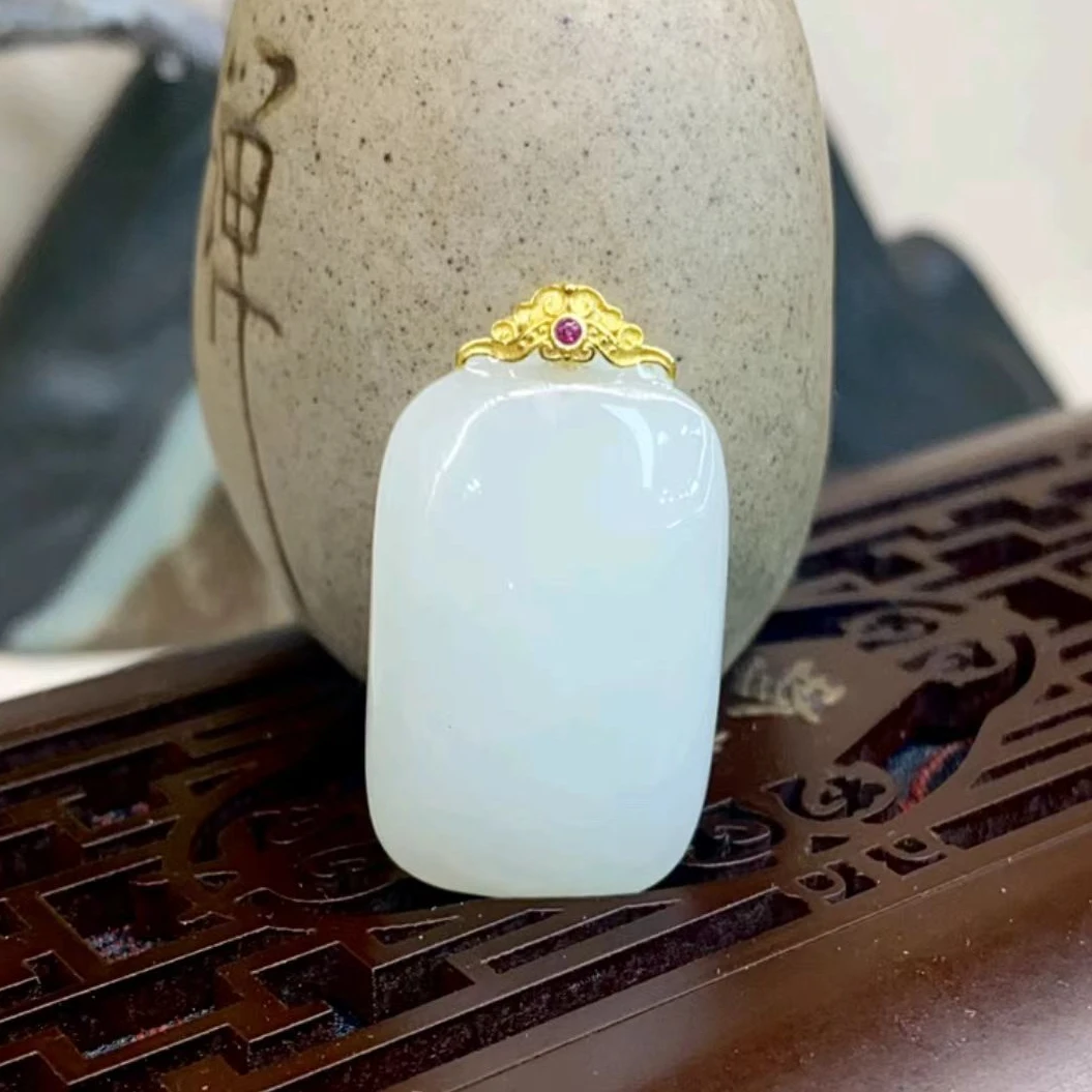 18k白玉方形无事牌