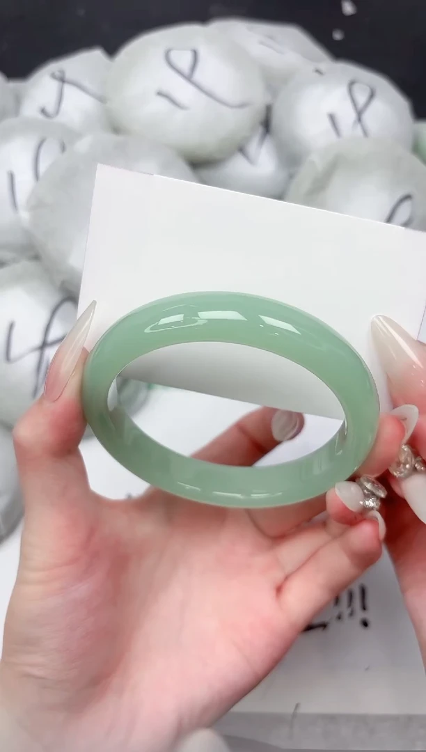 未镶嵌手镯石英质玉84-58