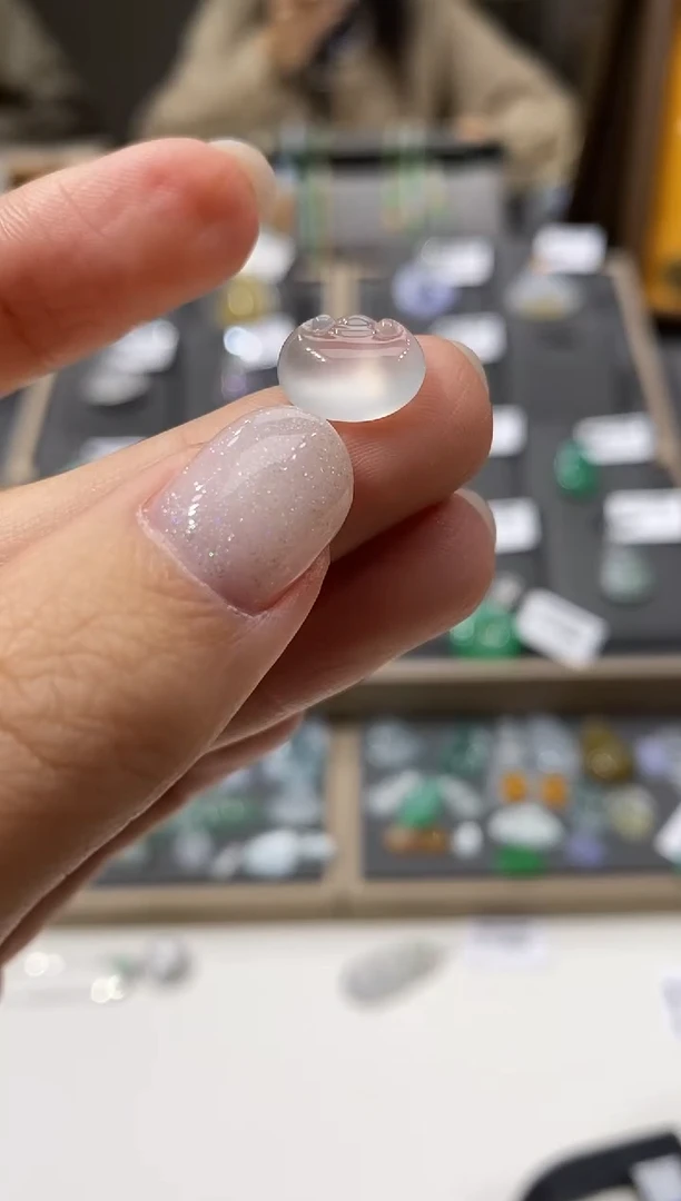 颈饰未镶嵌翡翠如意