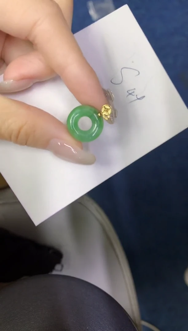 翡翠未镶嵌颈饰缅甸天然翡翠A货