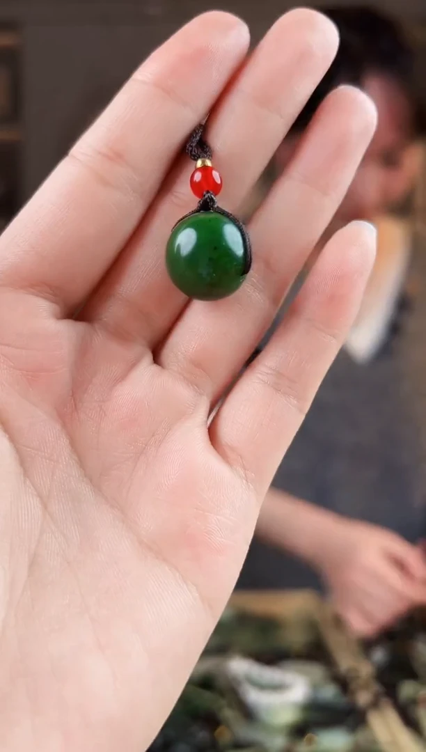 颈饰未镶嵌和田玉有瑕疵拍一发一，多样性发货