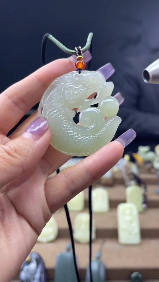 颈饰未镶嵌和田玉1