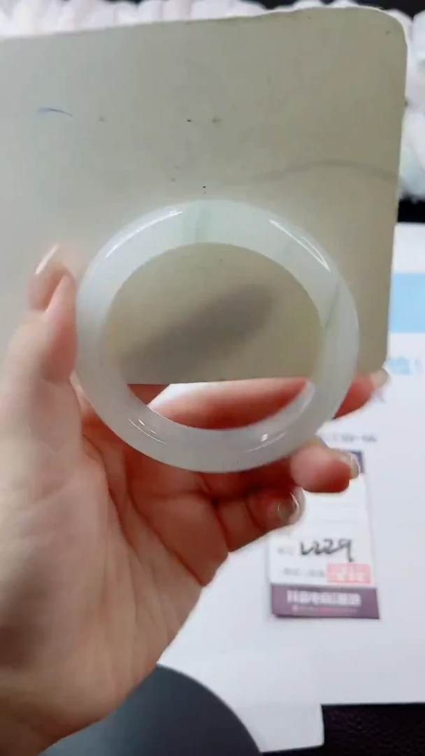 未镶嵌手镯石英质玉多样性发货L229