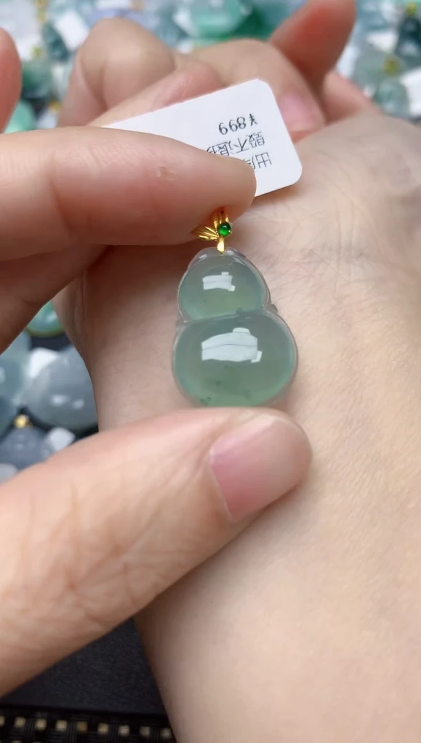 颈饰18K金镶嵌翡翠天然缅甸A货翡翠