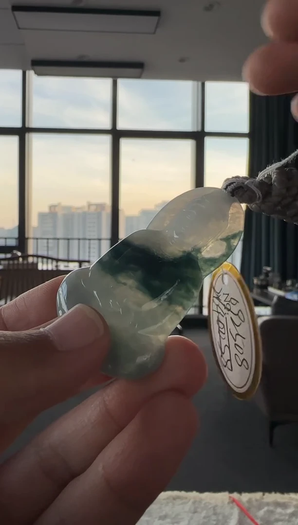 颈饰未镶嵌翡翠天然翡翠A货孤品一件