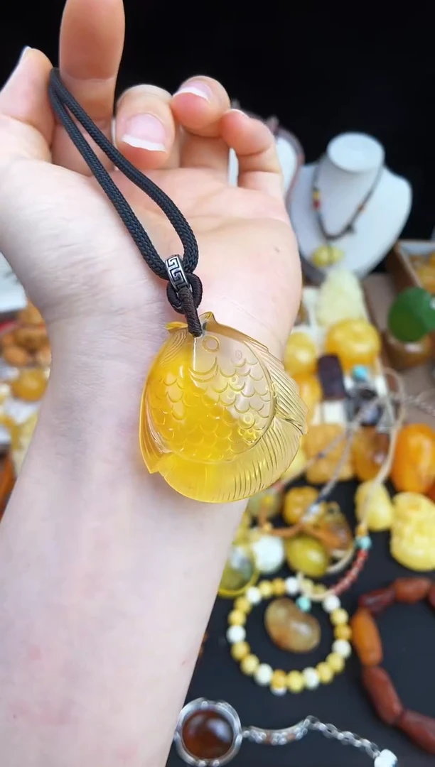 未镶嵌琥珀珠宝奇石柒月