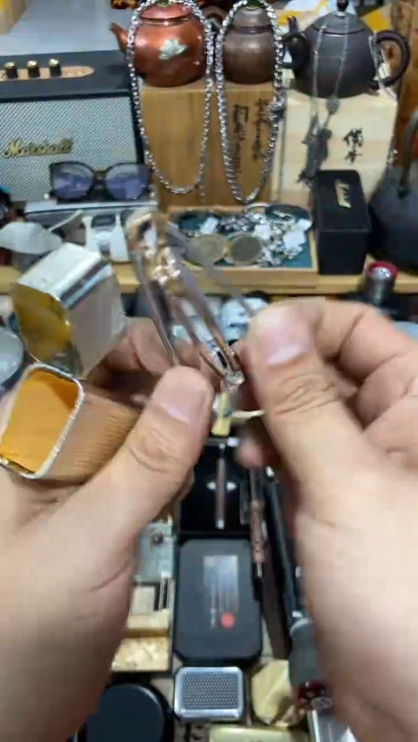 瓷片闪购商品  如图所示