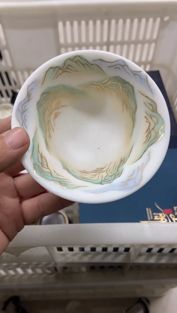 杯无运费险有瑕疵的摄影的产品有使用过的痕迹有点脏介意勿拍