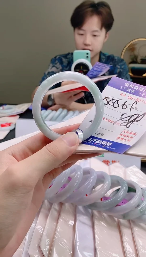翡翠手镯未镶嵌55.56+