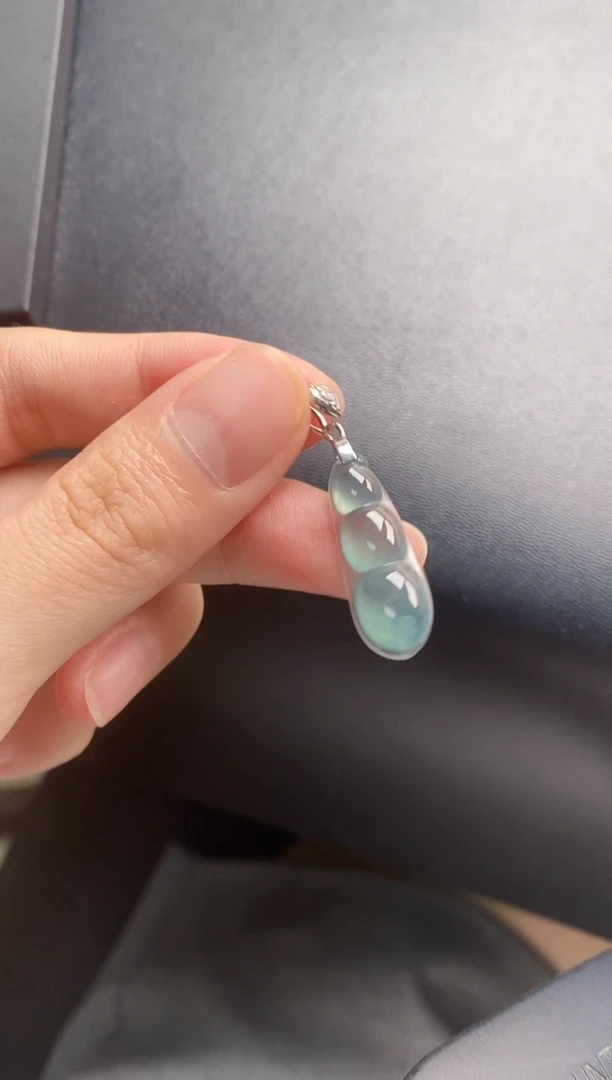 翡翠未镶嵌颈饰元 请输入商品