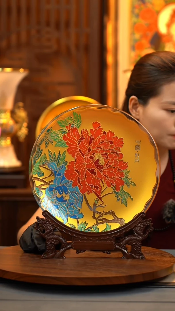 珐琅彩彩晶赏盘 直径28CM  特价一套