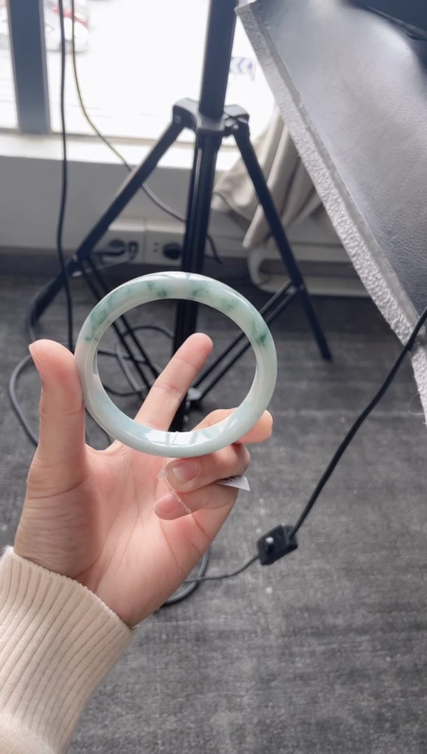 【闪购商品】翡翠手镯未镶嵌手镯