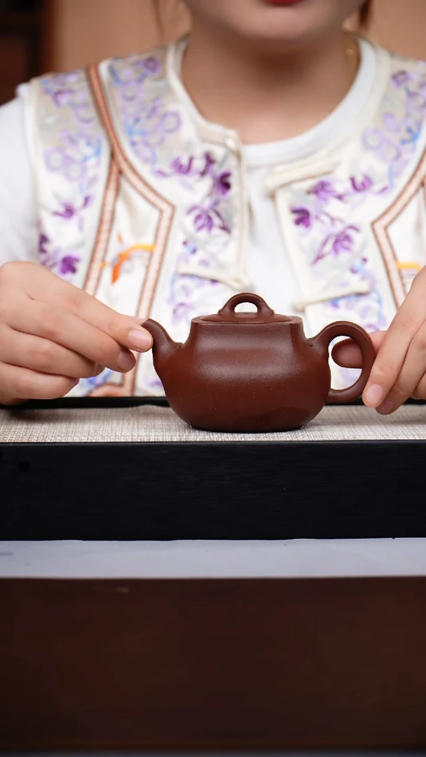 茶壶紫砂底槽青乾坤