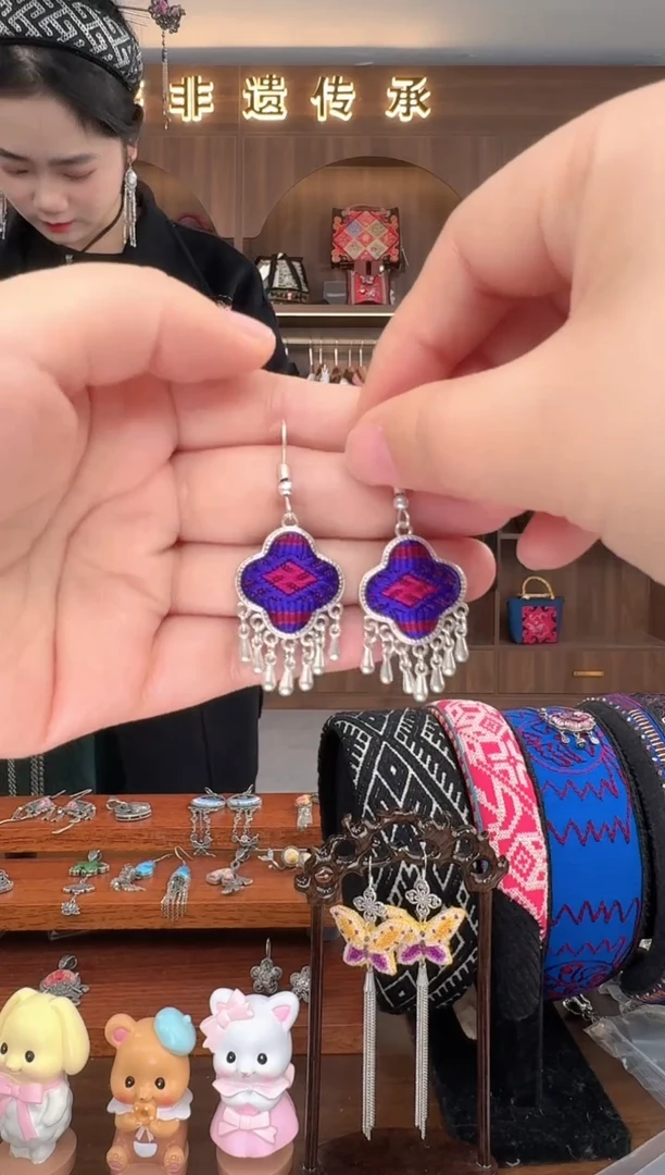 【闪购商品】织绣扶光苗绣传承218