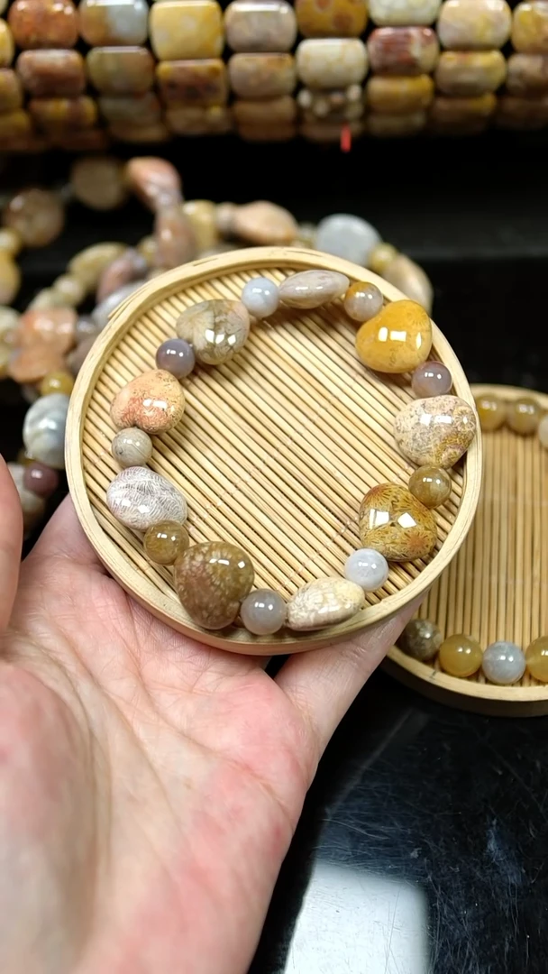 未镶嵌手链硅化玉爱心手串