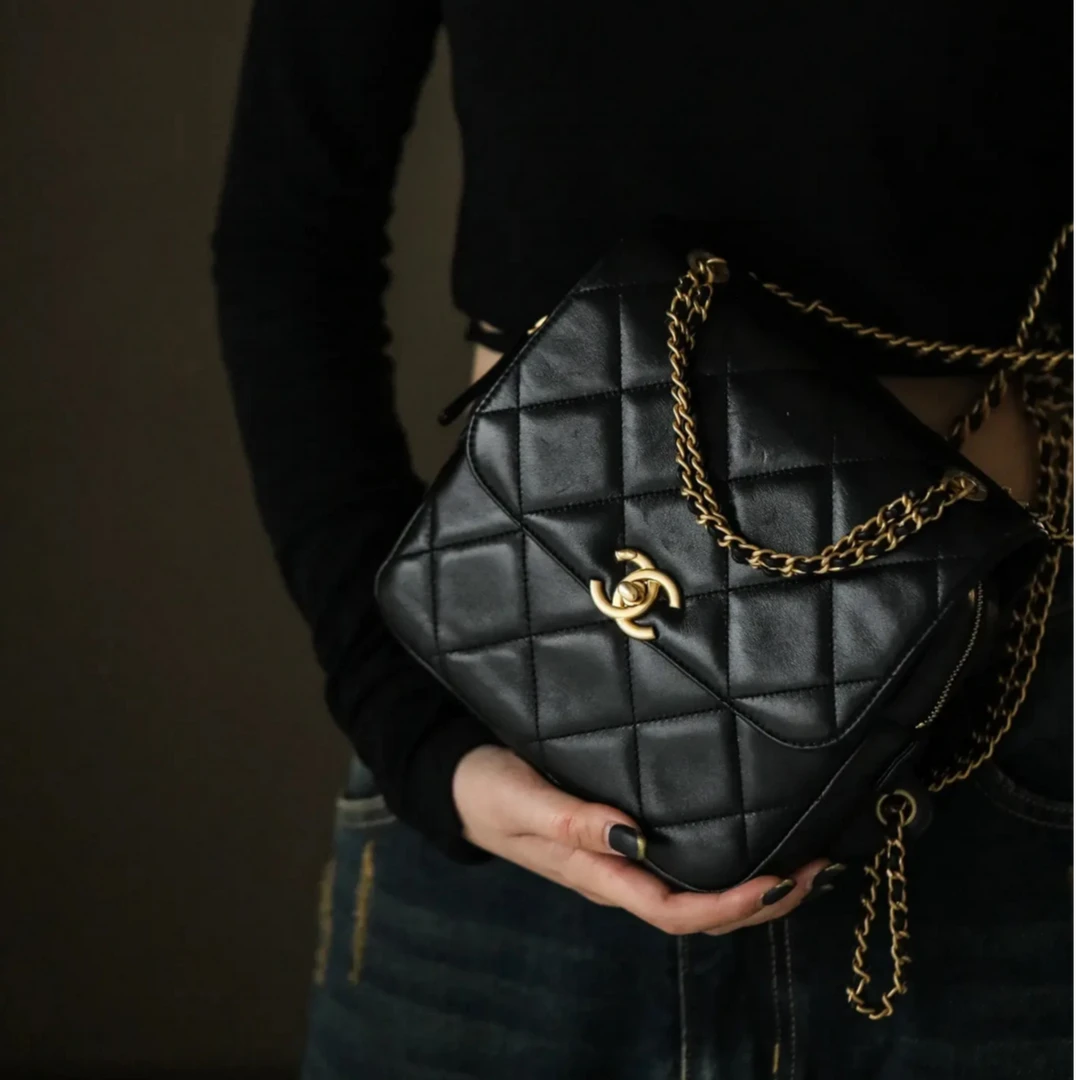 99新 Chanel/香奈儿 小花JerryAdo 双肩包 20cm 芯片开 金扣