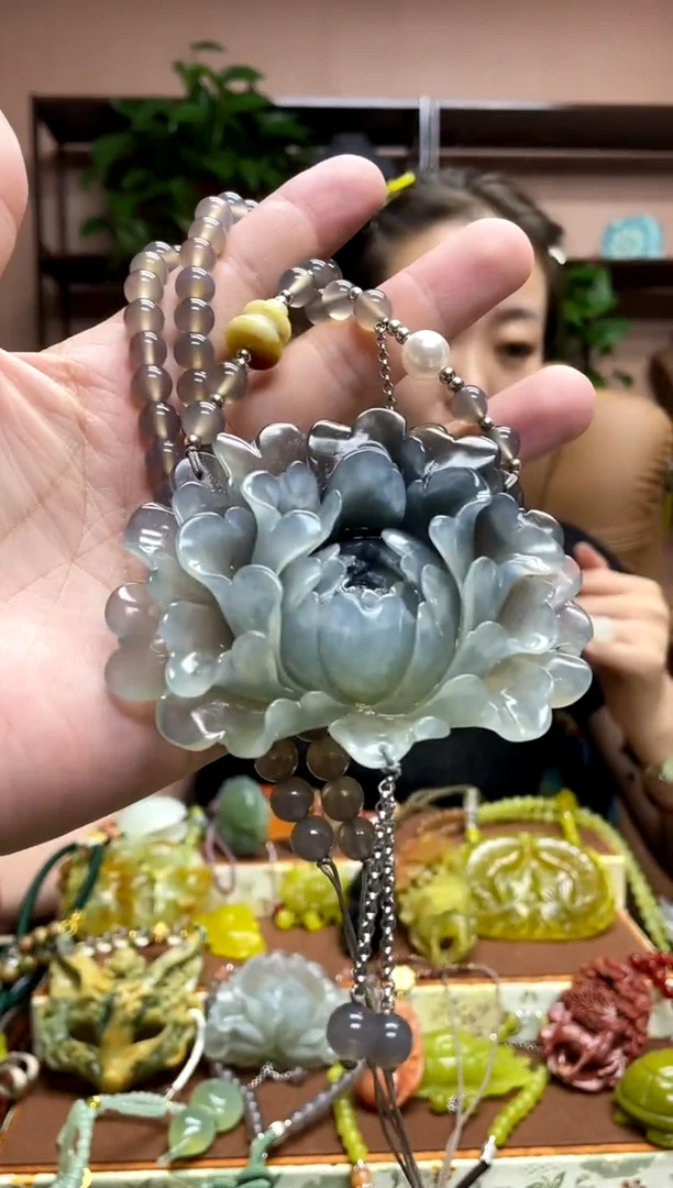 未镶嵌岫玉吊坠`
