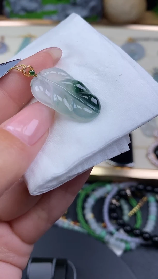 吊坠(不含链)18K金镶嵌翡翠叶子18K金扣镶嵌@@CMT