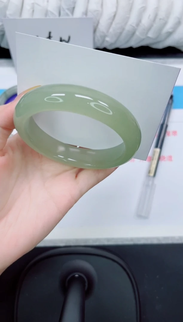 石英质玉手镯未镶嵌92