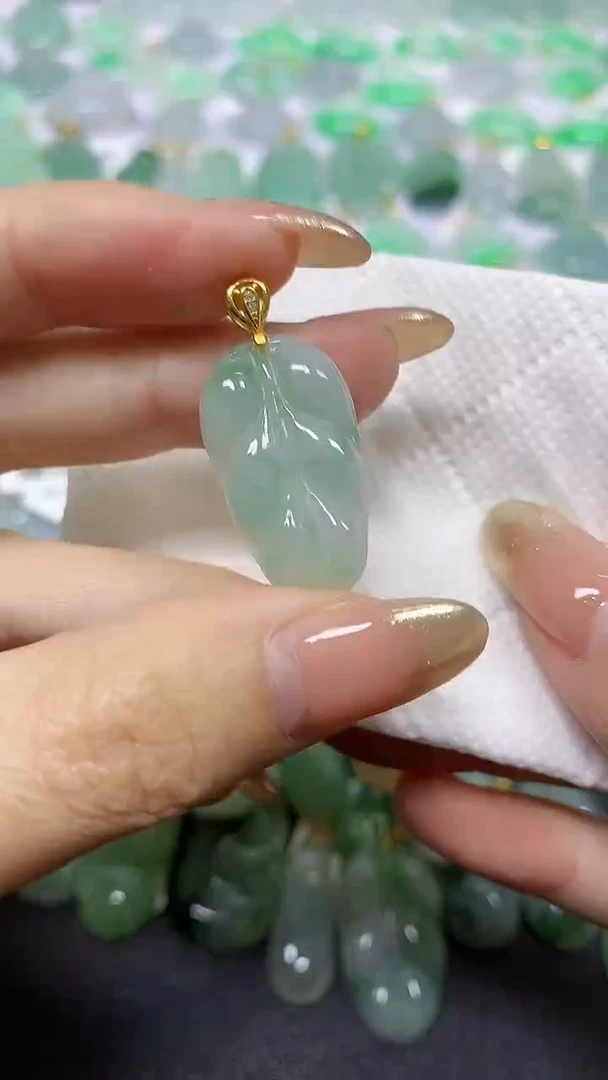 颈饰未镶嵌翡翠A货